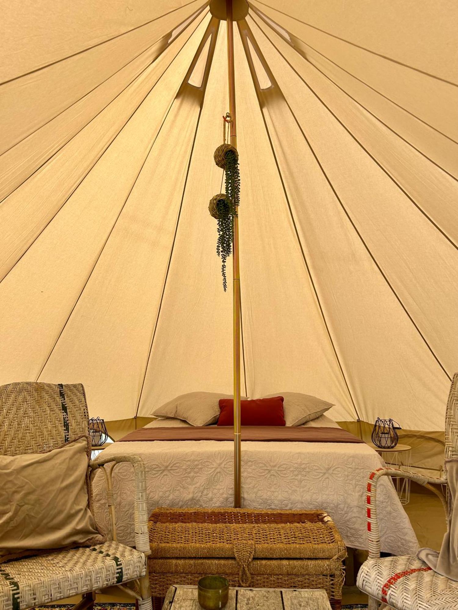 Au Jardin Tente De Charme Luxury tent