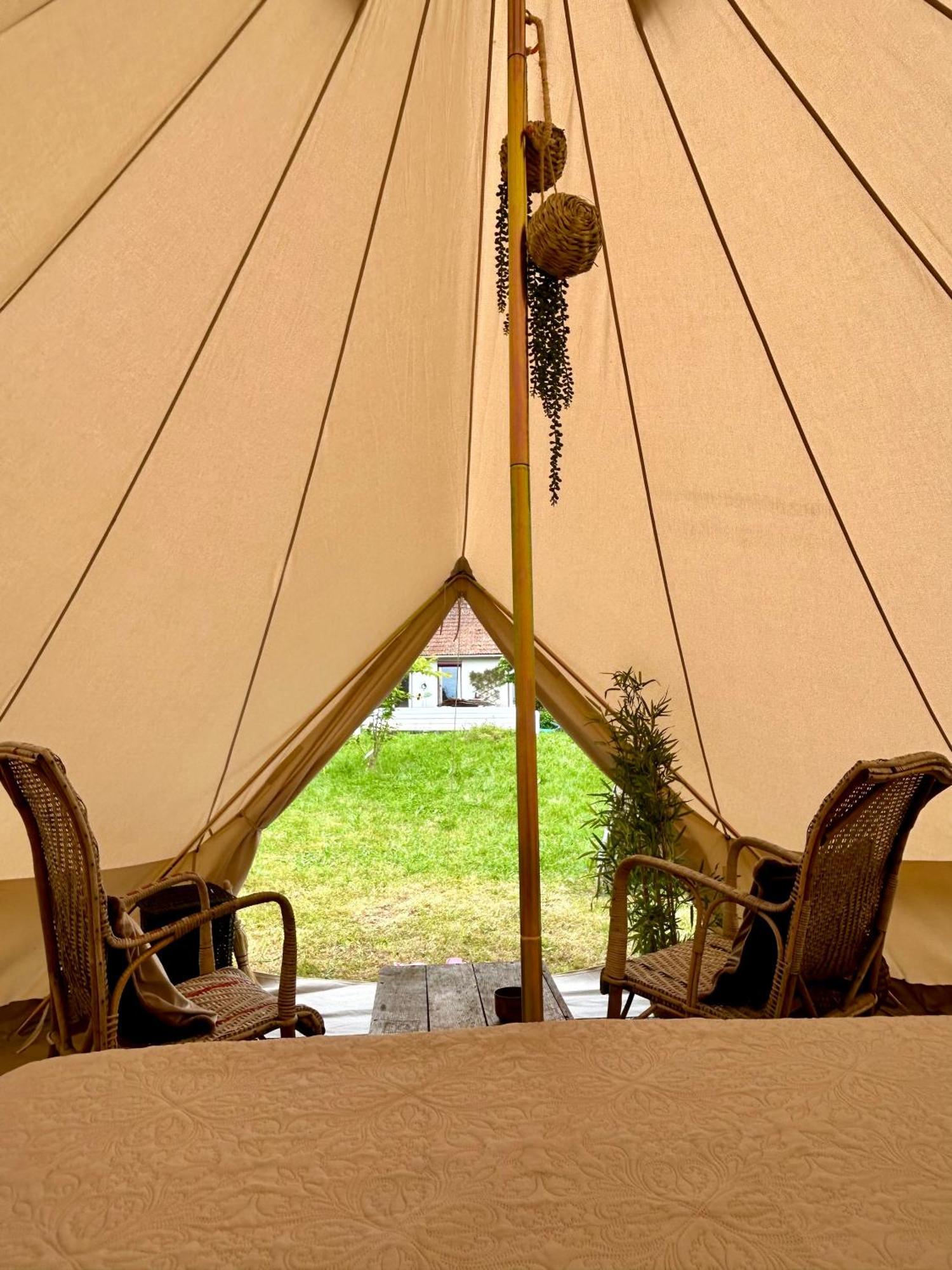 Luxury tent Au Jardin Tente De Charme Eguzon-Chantome